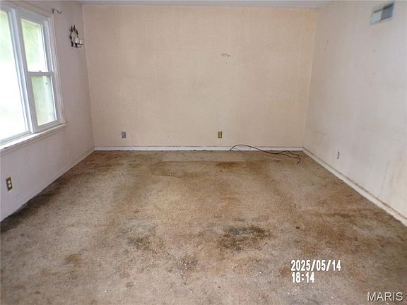 4th image of 15 Shireford Ln