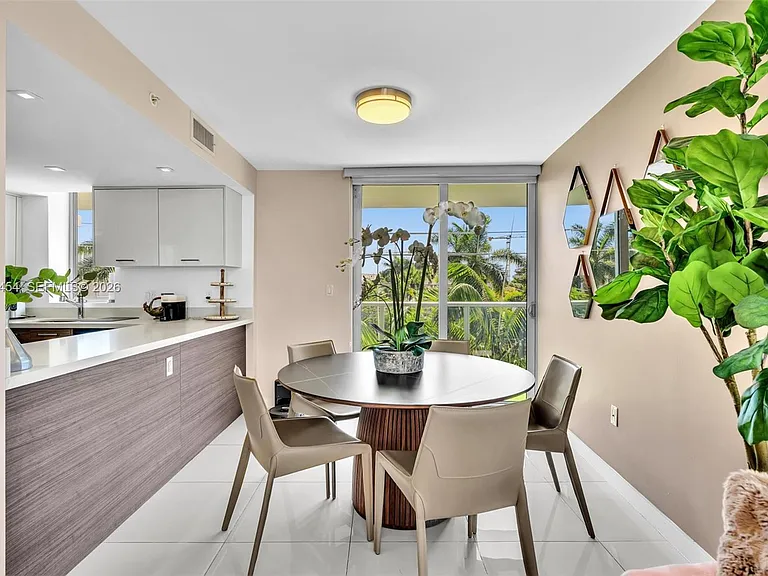 9901 E Bay Harbor Dr #403 — Photo 11