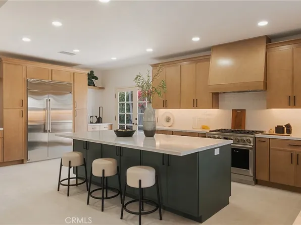 17182 Hillside Cir, Huntington Beach, CA 92649