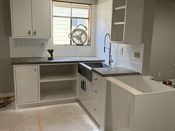 4th image of 1222 E Waco Ave #3