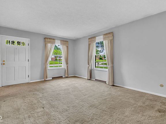 4th image of 6734 Castle Manor Dr