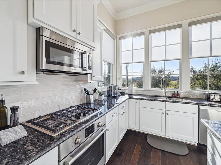 9455 Fannin St — Photo 11