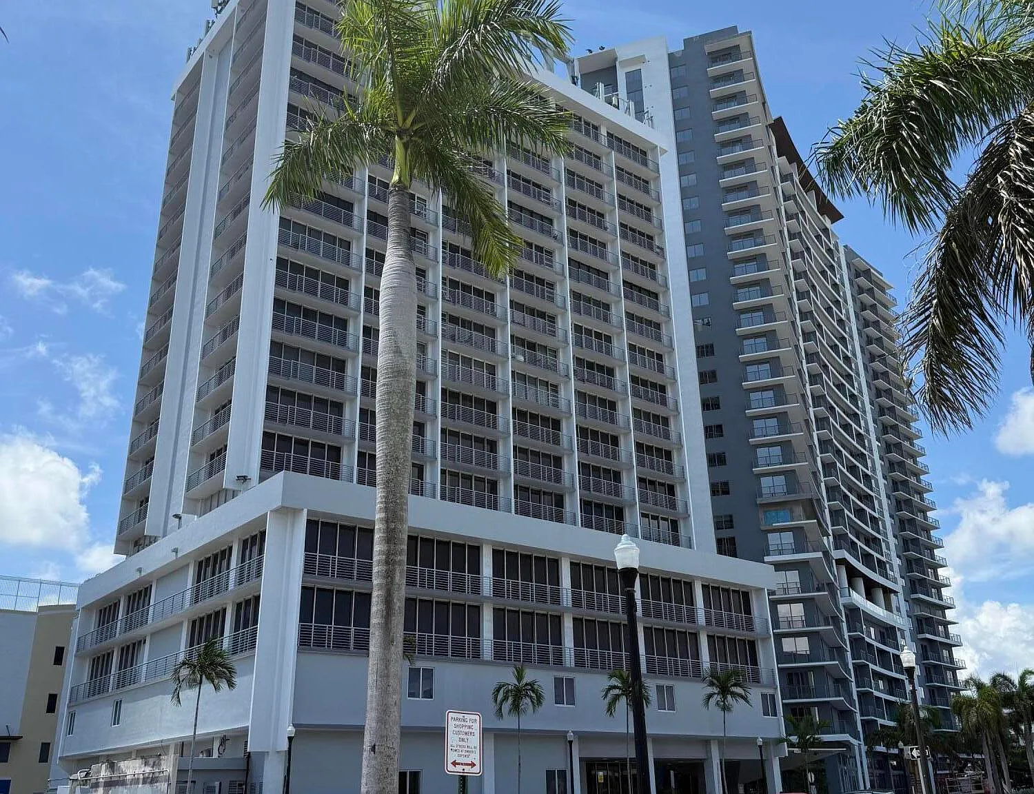 2 bed, 2.0 bath, 944 sqft, $2,175 — Photo 1