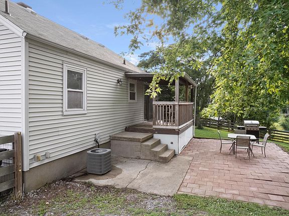 2nd image of 1009 Glen Este Ln