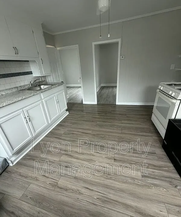 99-101 Langdon St #101-2