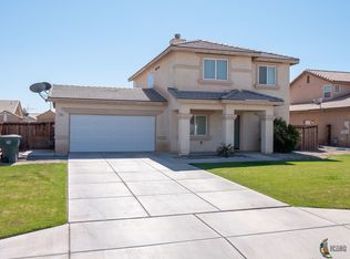 285 W Cancun Dr, Imperial, CA 92251