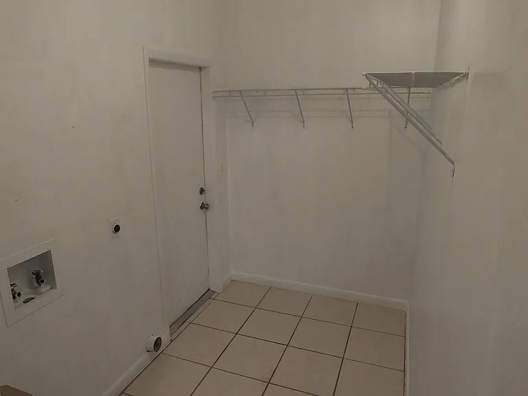 4031 Iola Dr — Photo 26