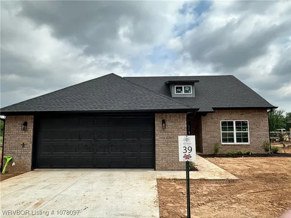 1114 Hunter Dr, Barling, AR 72923