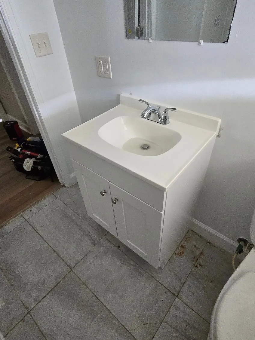 Beautifully remodeled 2 bedroom 1 bathroom home — Photo 3