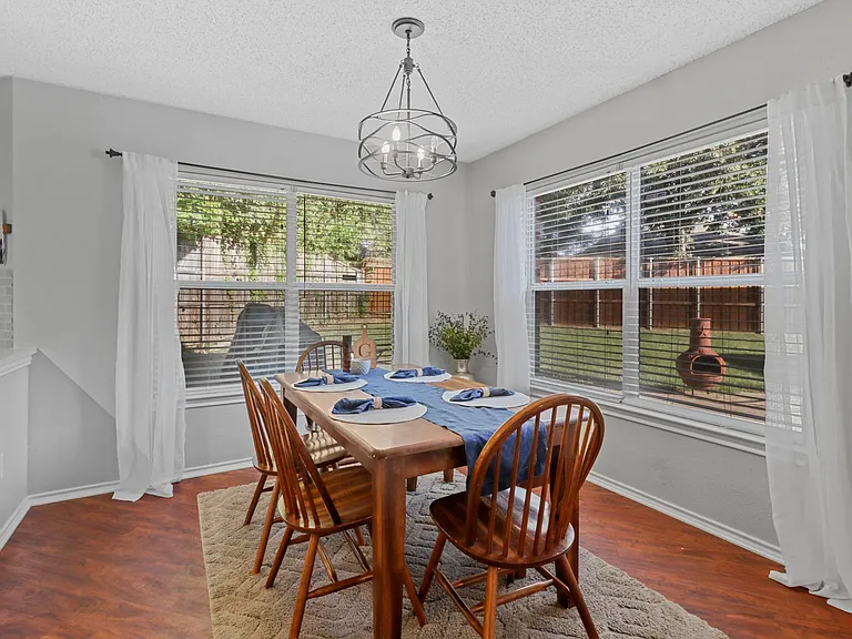 2202 Barton Springs Dr — Photo 10