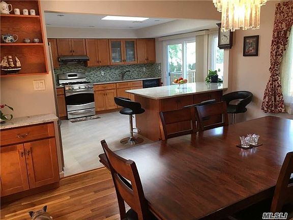 3rd image of 351 Elm Dr