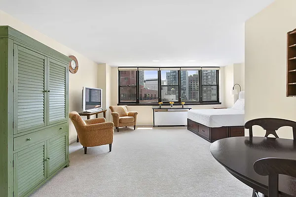 Sold by Compass | media 17