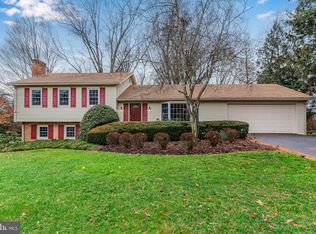 1520 Grandview Ave, Mechanicsburg, PA 17055