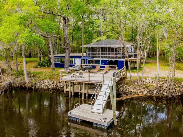 460 Trout Ln, Ridgeville, SC 29472