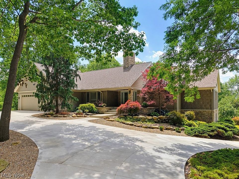 1st image of 1758 Meander Way