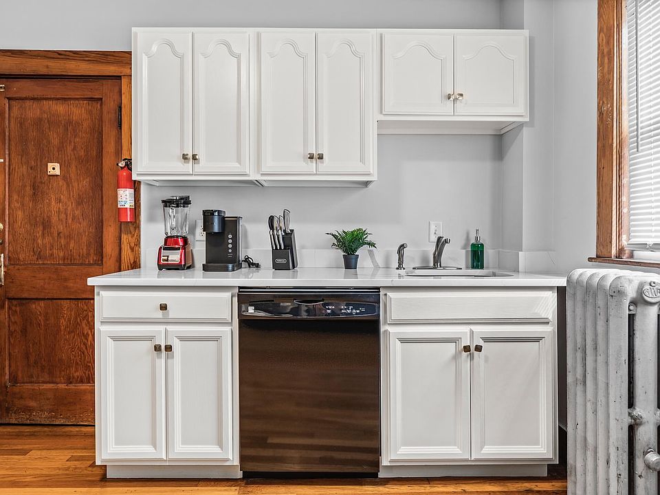 1st image of 111 Winthrop St #1