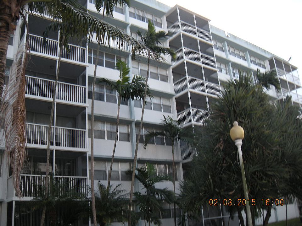 1st image of 700 NW 214th St APT 622