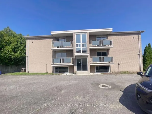 15 John St #4, Saint Catharines, ON L2N 4P2