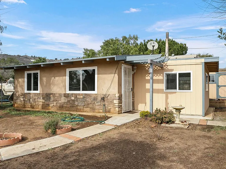 238 Cassou Rd — Photo 1
