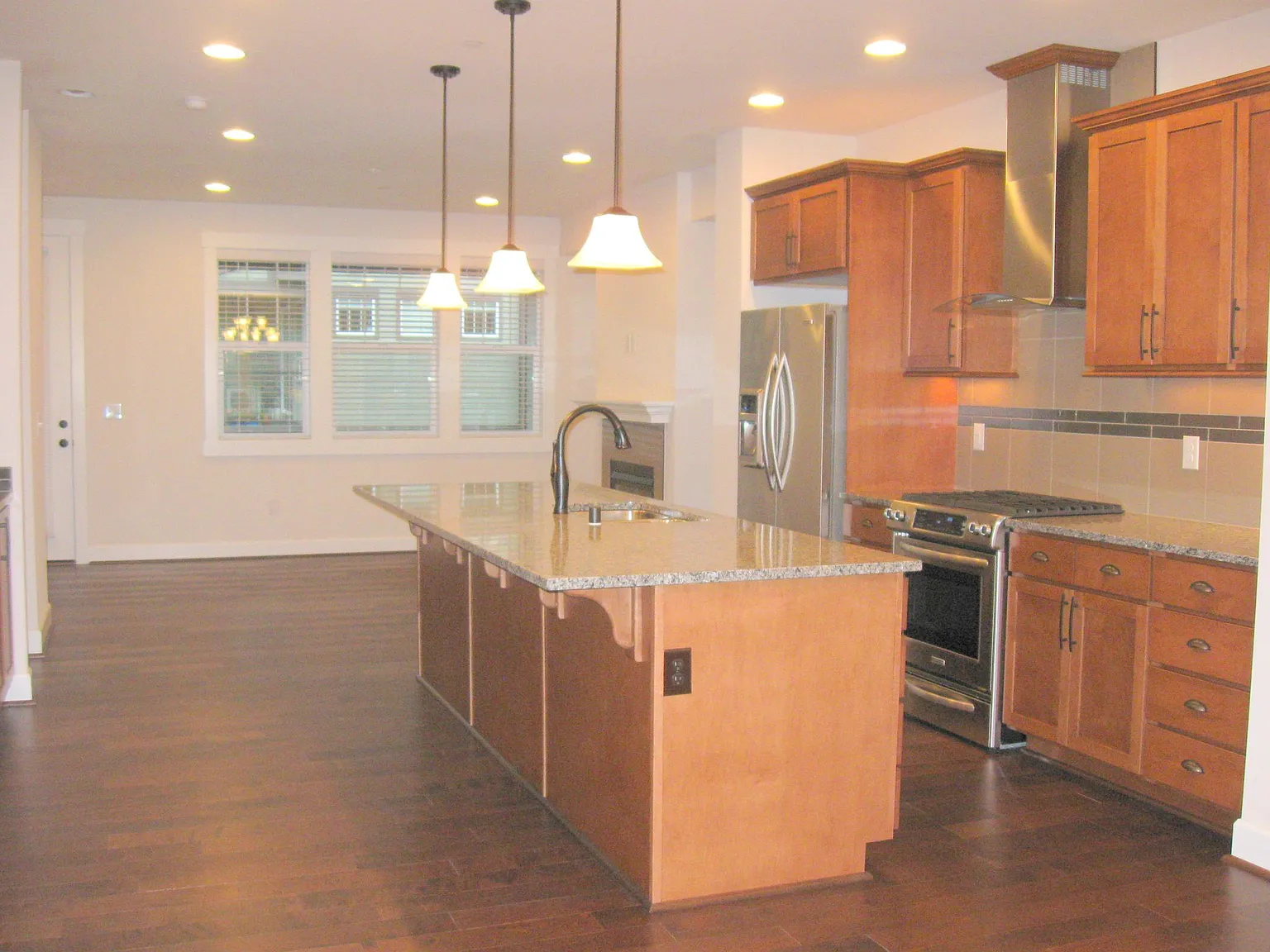 4 bed, 1804 sqft, $3,850 — Photo 3