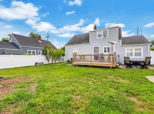 8 Orchard Dr, Clifton, NJ 07012