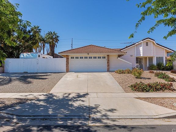 2nd image of 726 Santa Paula St