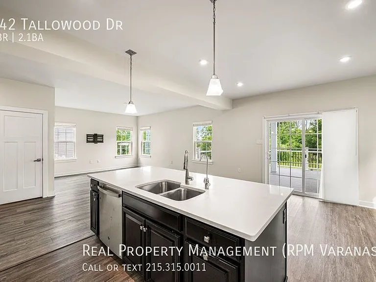 142 Tallowood Dr — Photo 12