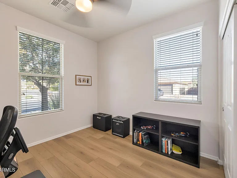 9937 W Andrea Dr — Photo 4