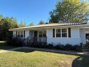 2nd image of 121 Duncan Rd