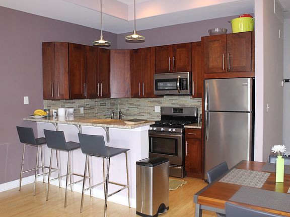 3rd image of 1533 Fairmount Ave #2F