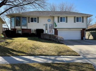 11105 Z St, Omaha, NE 68137