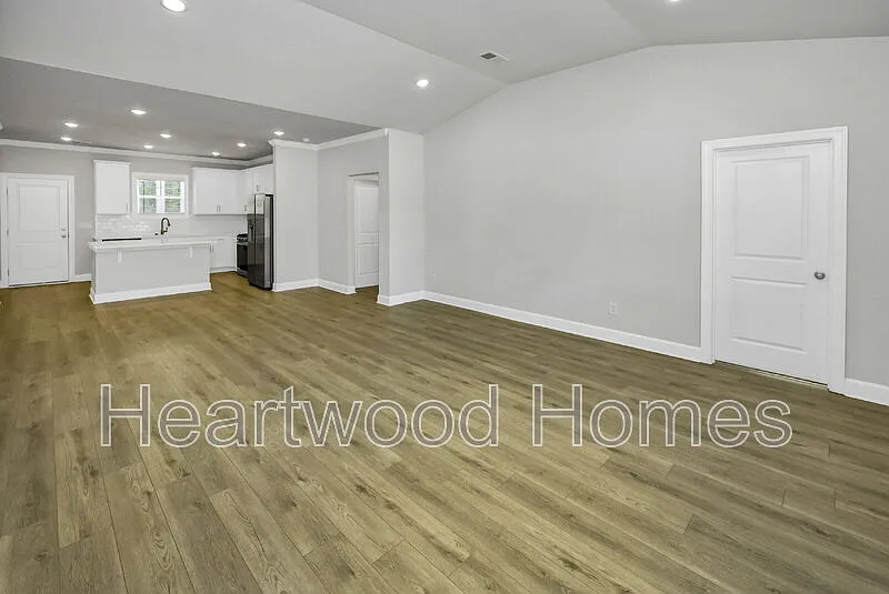 4 bed, 2.0 bath, $2,250 — Photo 2