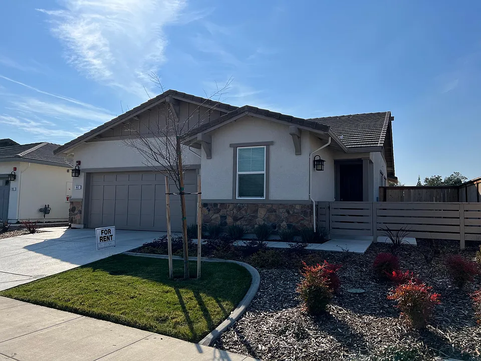943 Carson River Dr