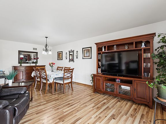 4th image of 10629 Lynn Dr #115