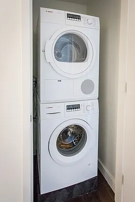 Sold by Nest Seekers International | media 6