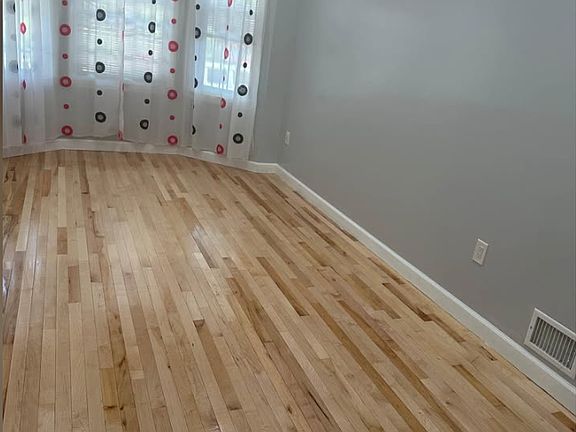 4th image of 233 Harrison Ave Floor 1