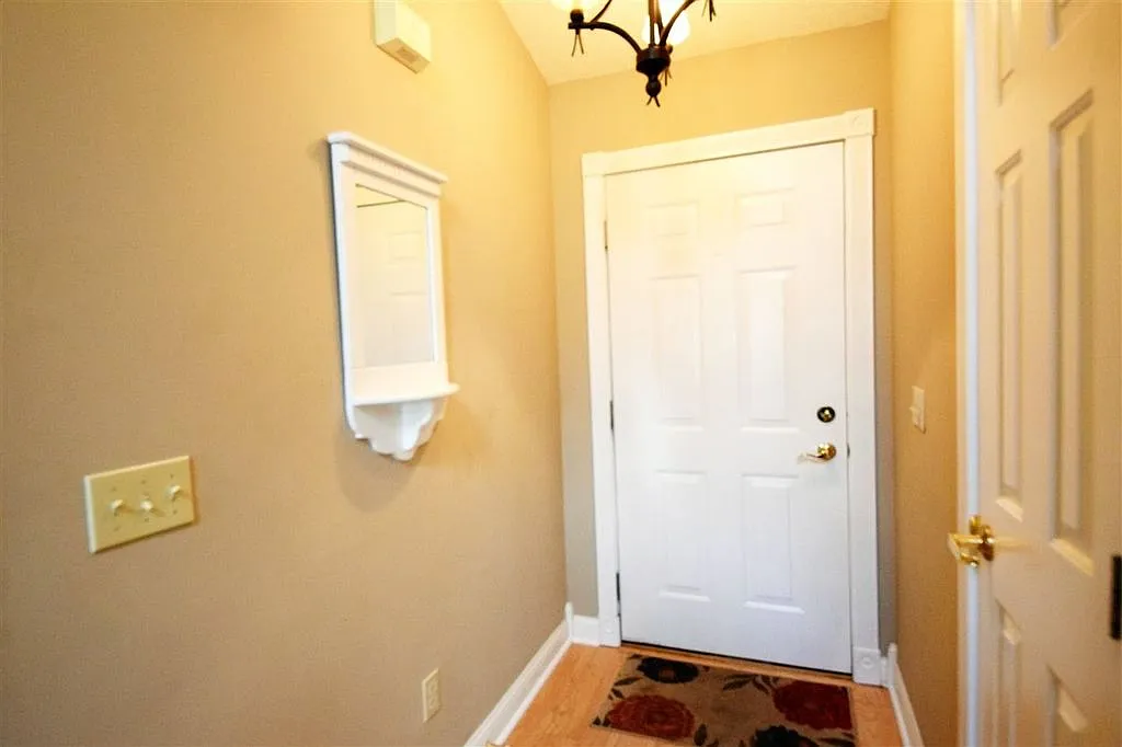 Building Photo - 8301 Beacon Ridge Pl