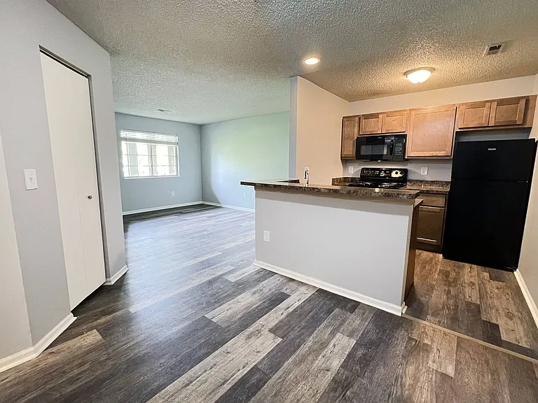 Eagle Crest Apartments — Photo 37