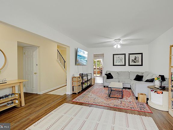 2nd image of 1418 Orleans Ct