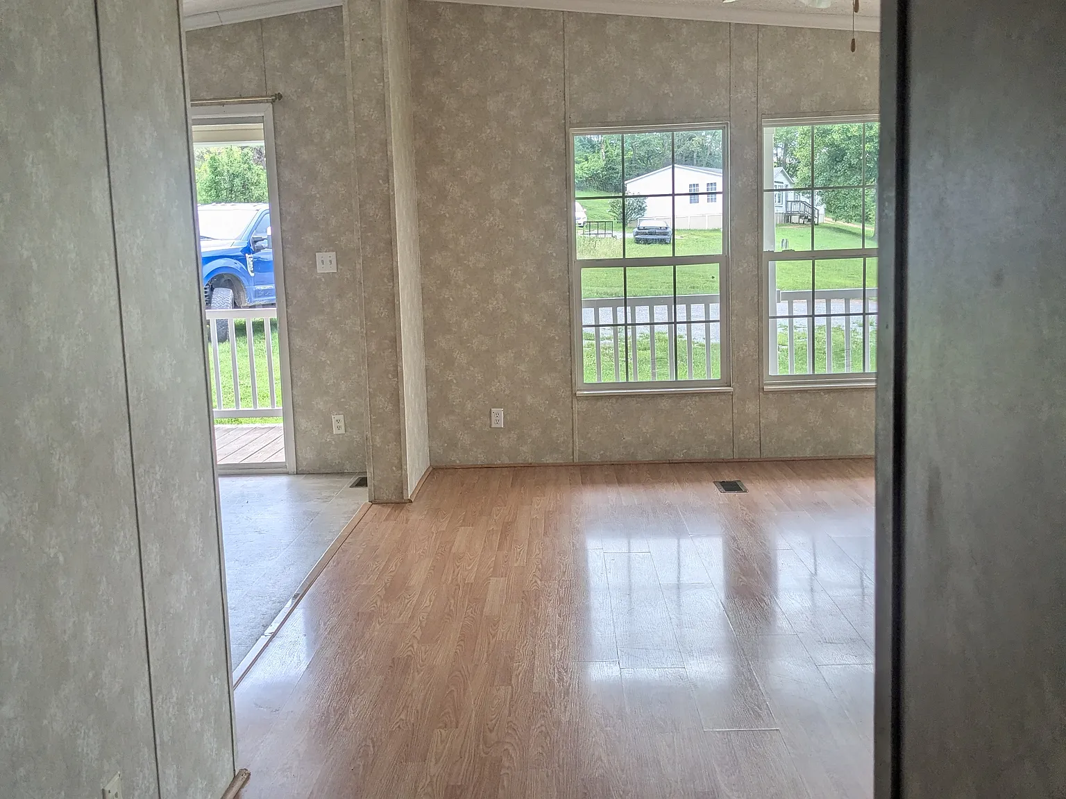 2 bed, 1056 sqft, $1,300 — Photo 2