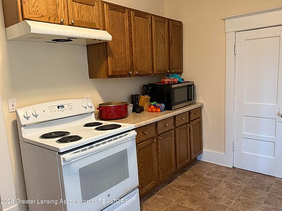 5th image of 433 N Butler Blvd