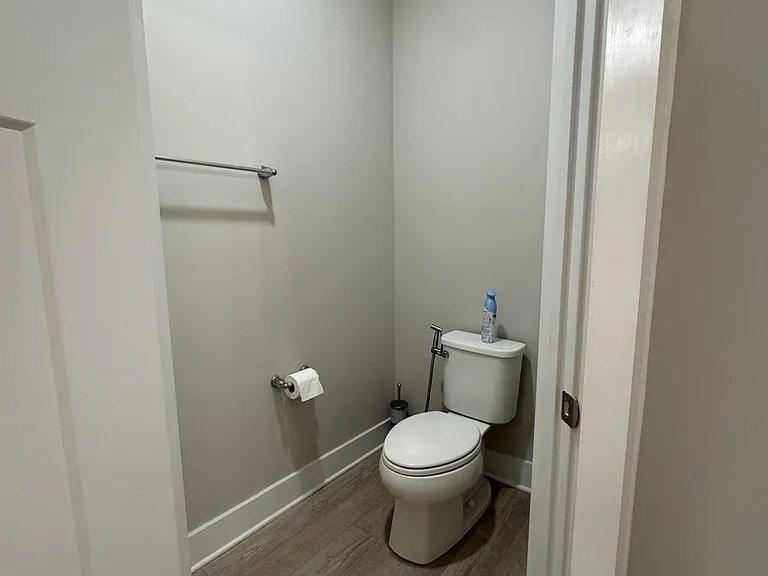 104 Greensdale Ln — Photo 37