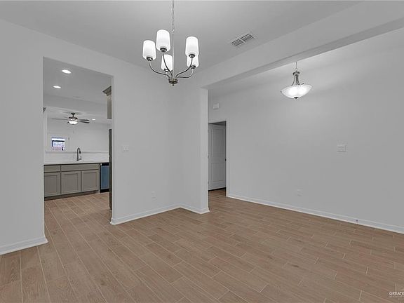4th image of 2003 Retama St