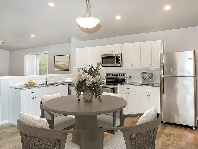 4020 Sumner Dr — Photo 4