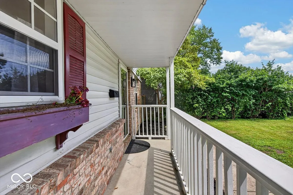 3 bed, 2.0 bath, 1064 sqft, $2,495 — Photo 4