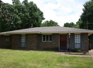 402 Pecan Tree Dr, Montgomery, AL 36109