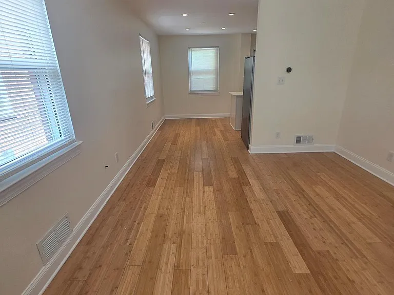 636 Burns St SE — Photo 3