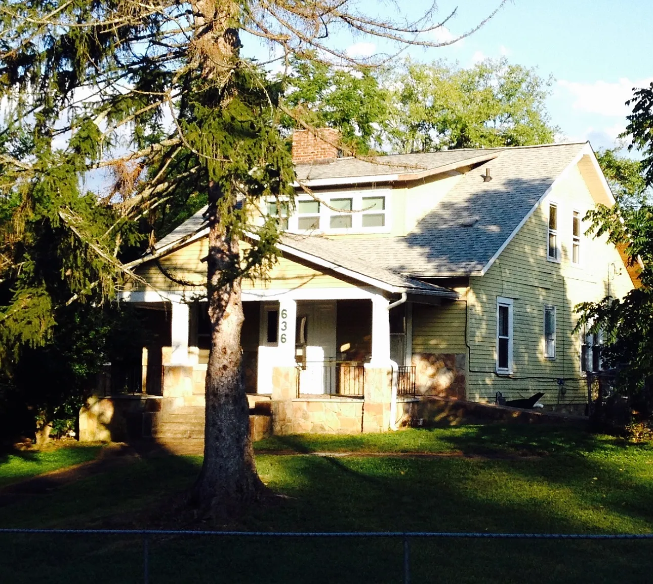636 Avenue A — Photo 2