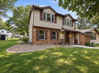 7251 Hyacinth Ct, Greendale, WI 53129