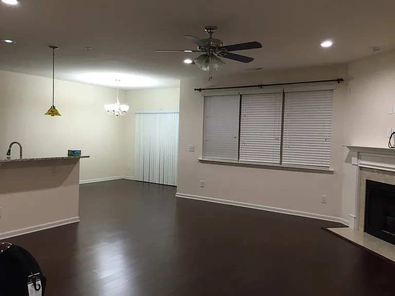 530 Whitworth Ln — Photo 2